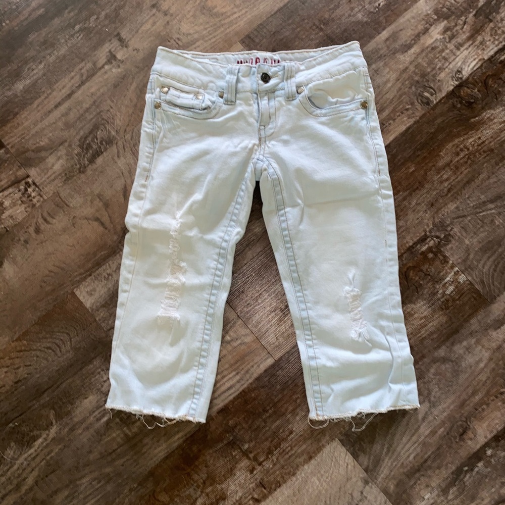Hydraulic Capri Light Distressed Pants